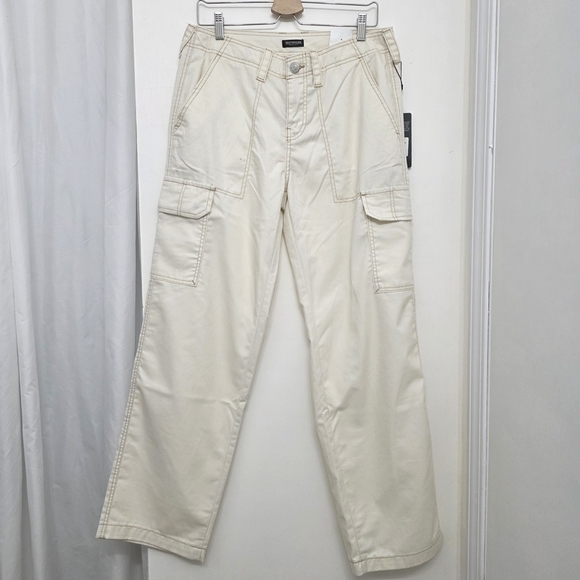 True Religion Cream Cargo Pants with Sturdy Cotton Blend - Picture 1 of 8